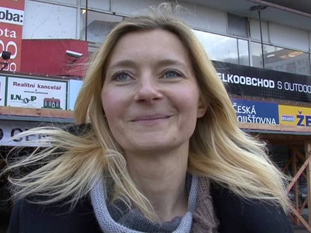 Blonde Czech gives amateur POV blowjob for fast cash