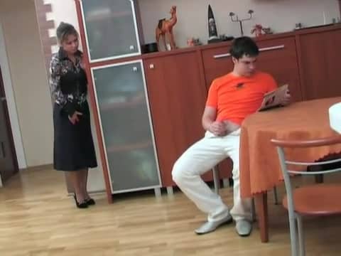 Virgin Nerd Shows His Dick To The Mature Woman For A First Time