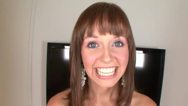 Brunette goes through casting with dick in her mouth